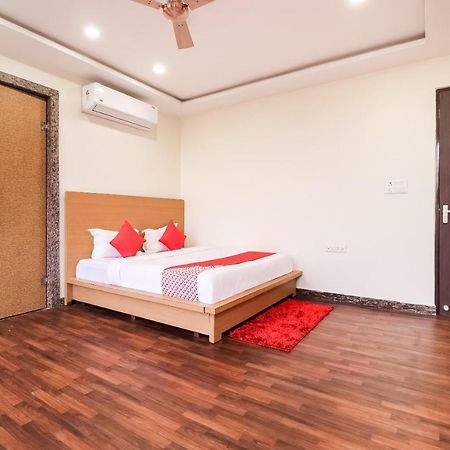Oyo 61050 S S K Continental Juhi Bari Ngoại thất bức ảnh